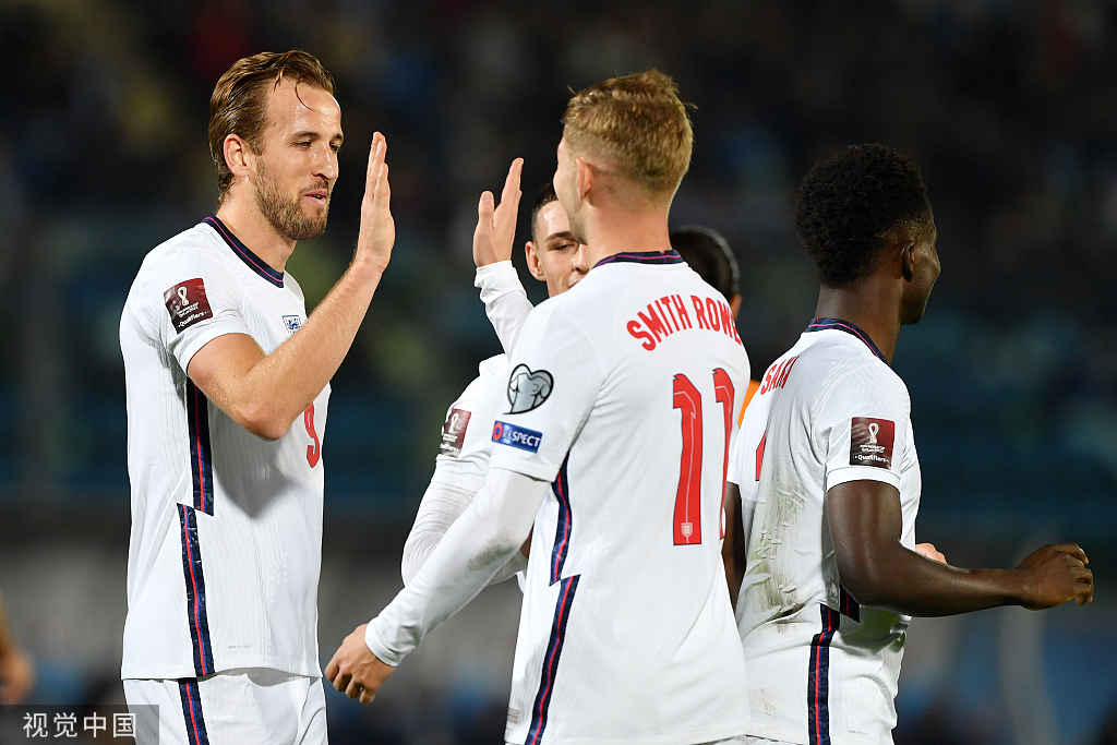 克罗地亚碾压马赛，莱万三分雨点燃全场