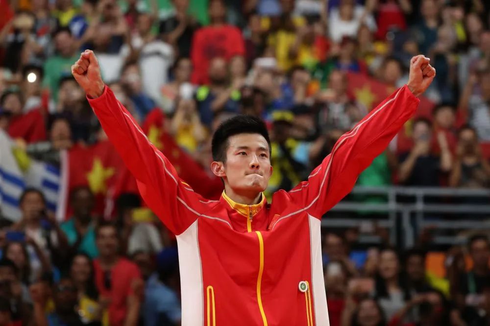 英格兰羽毛球队爆冷日本羽毛球队，谌龙完成帽子戏法