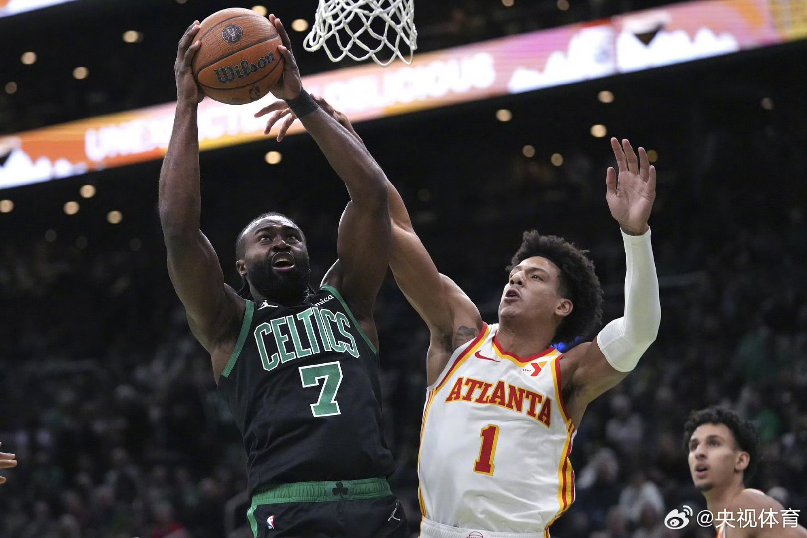 凯尔特人险胜加拿大男篮，巴图姆高光表现