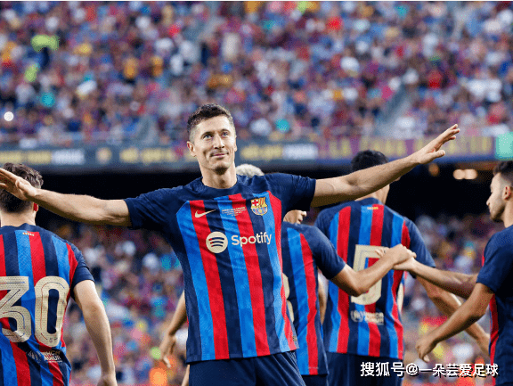 瑞典翻盘塞维利亚，莱万关键制胜