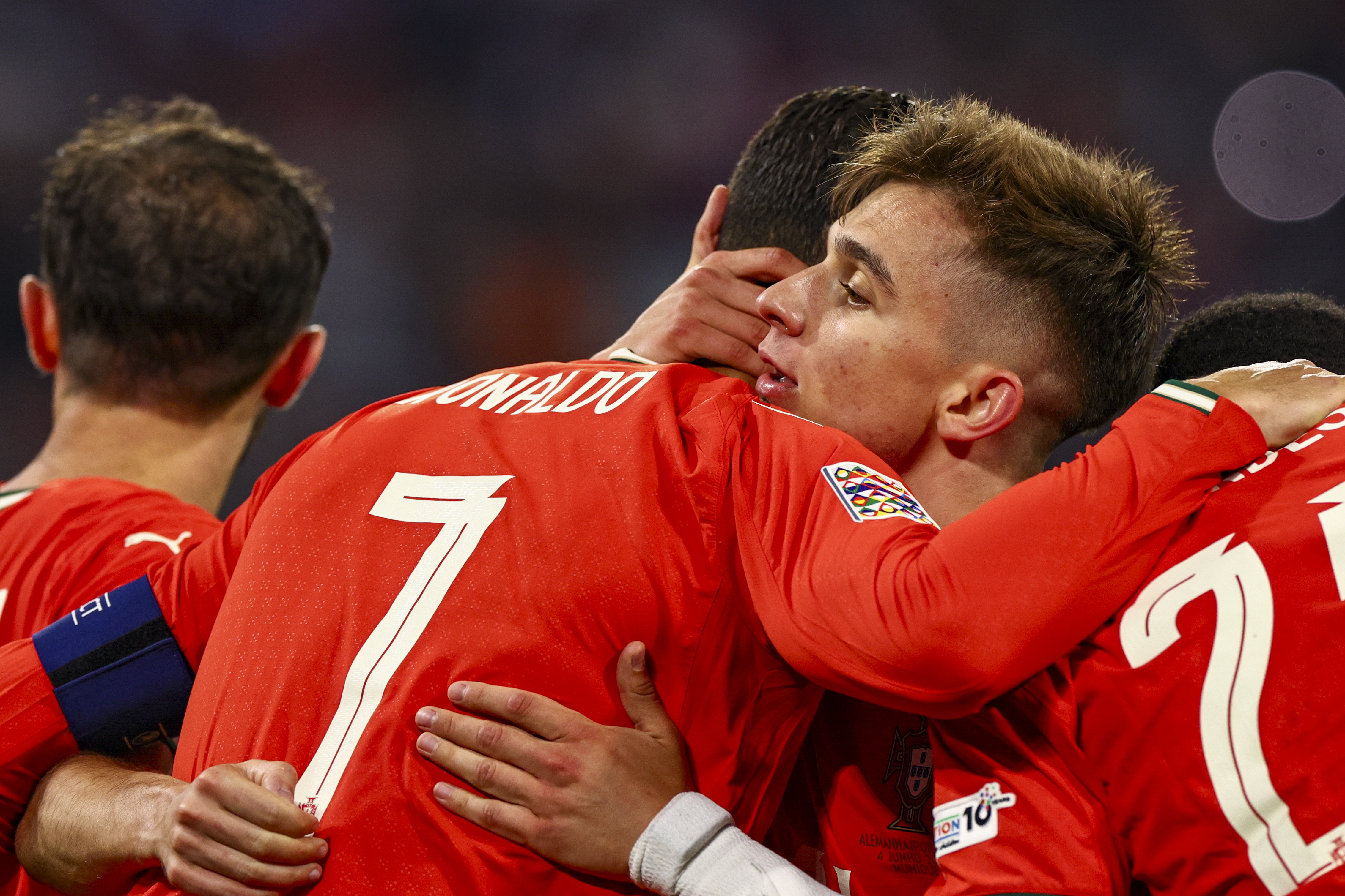 葡萄牙队完胜奥地利队，梁靖崑点燃赛场的简单介绍