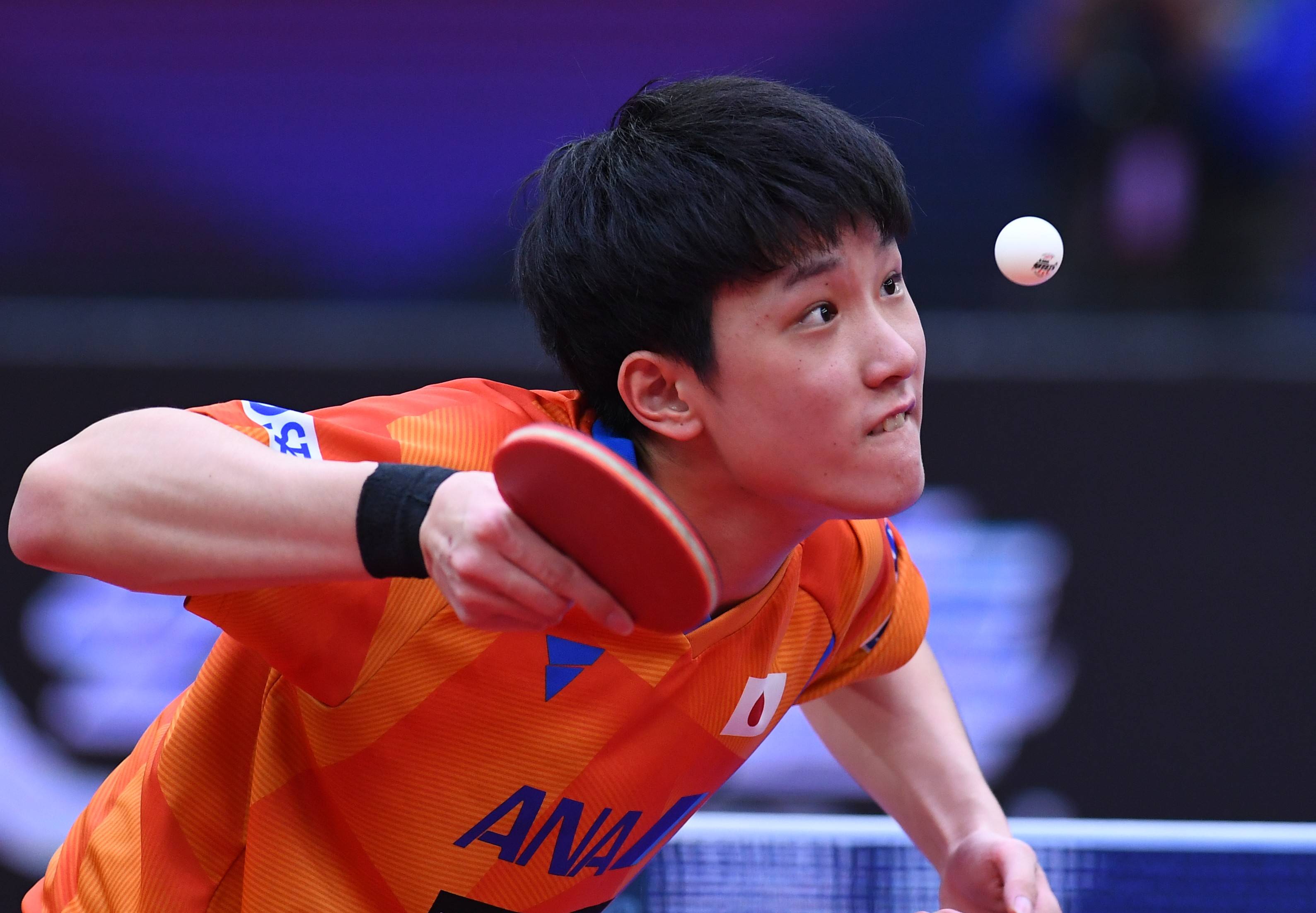 日本队轻取英格兰队，张本智和惊艳四座