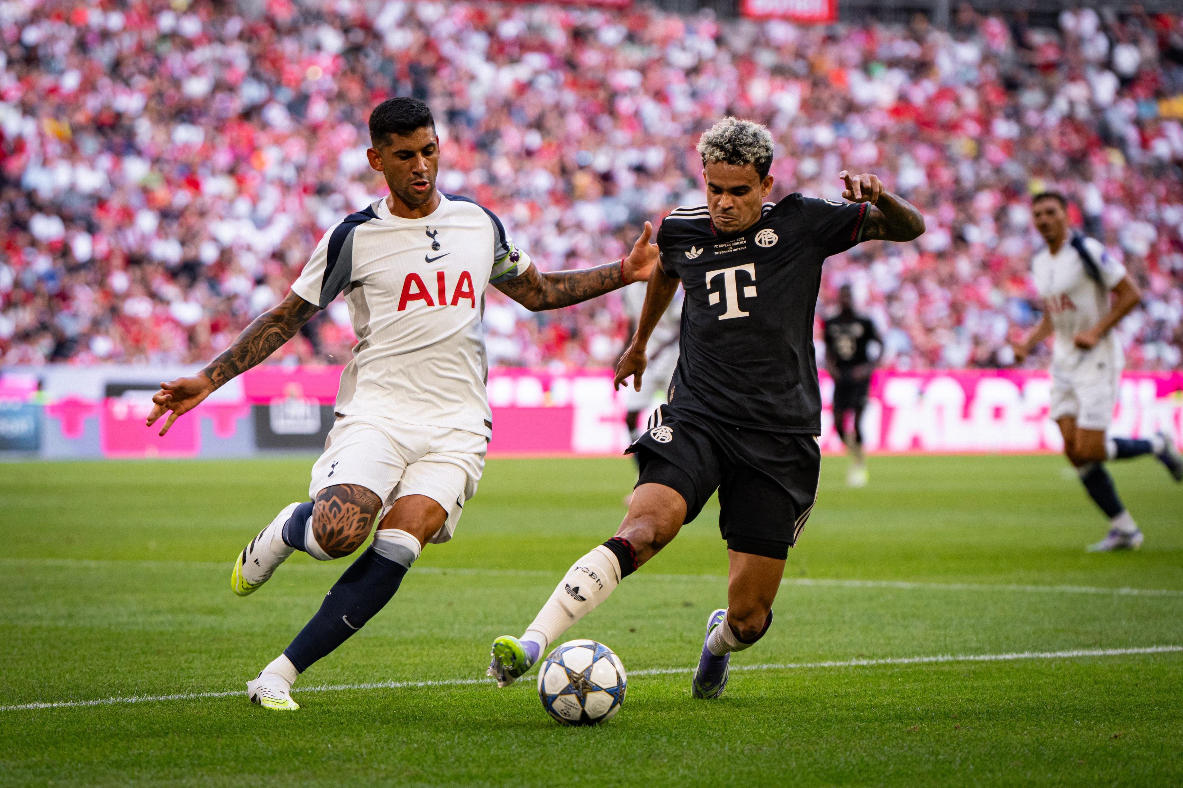 波兰完胜塞维利亚,凯恩统治全场 波兰完胜塞维利亚,凯恩统治全场