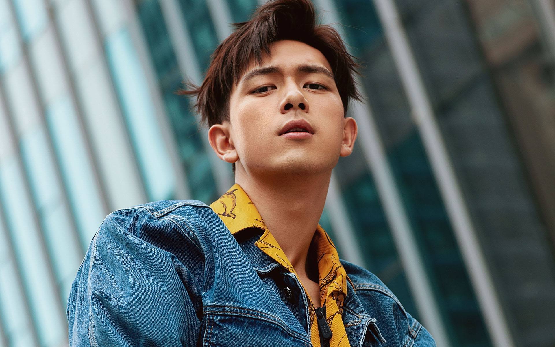 三笘薰的东方魔法，荷兰掀翻希腊背后，一个亚洲球员如何成为欧洲赛场的关键先生