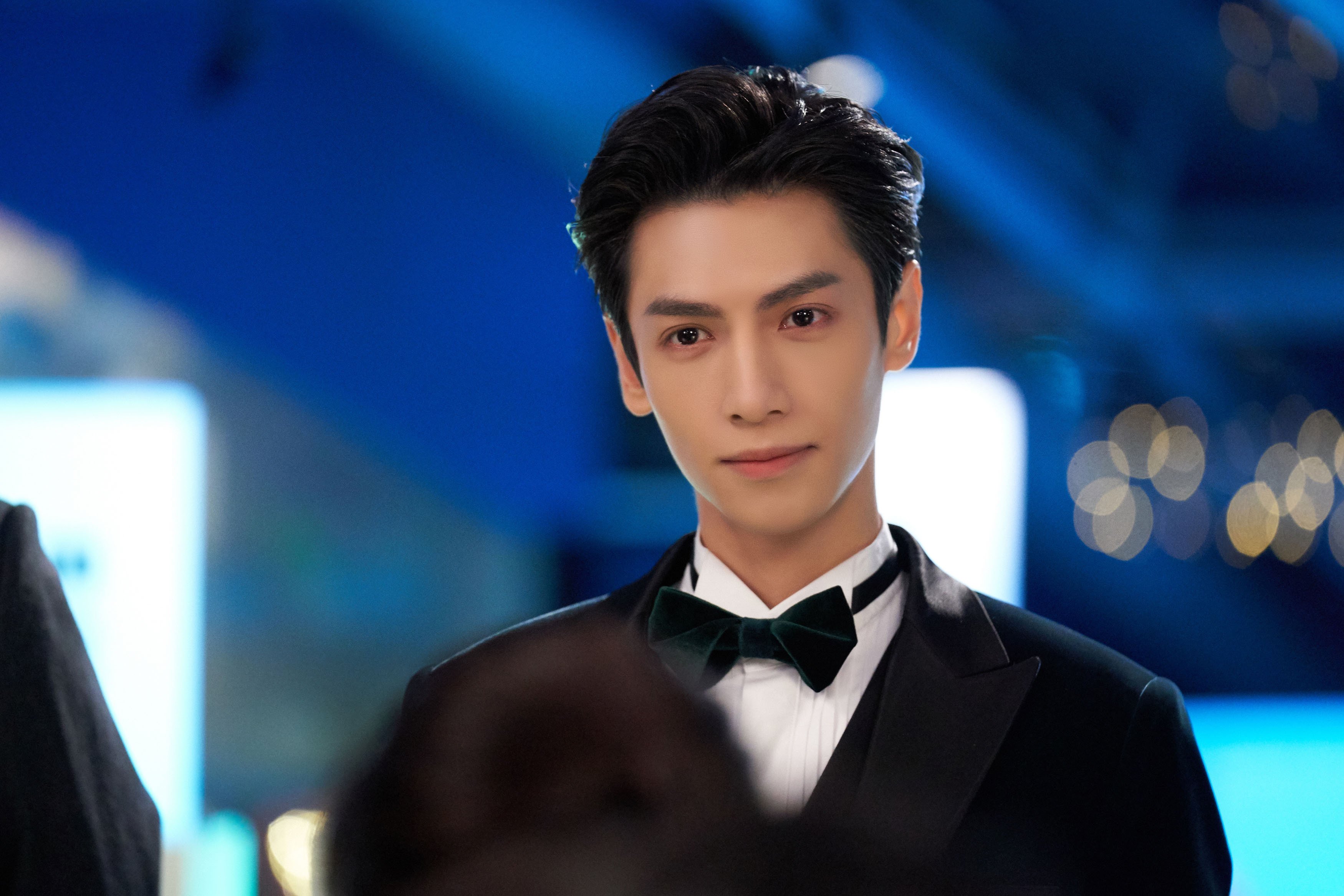 孤星与铁蹄，库里绝杀背后的时代暗涌