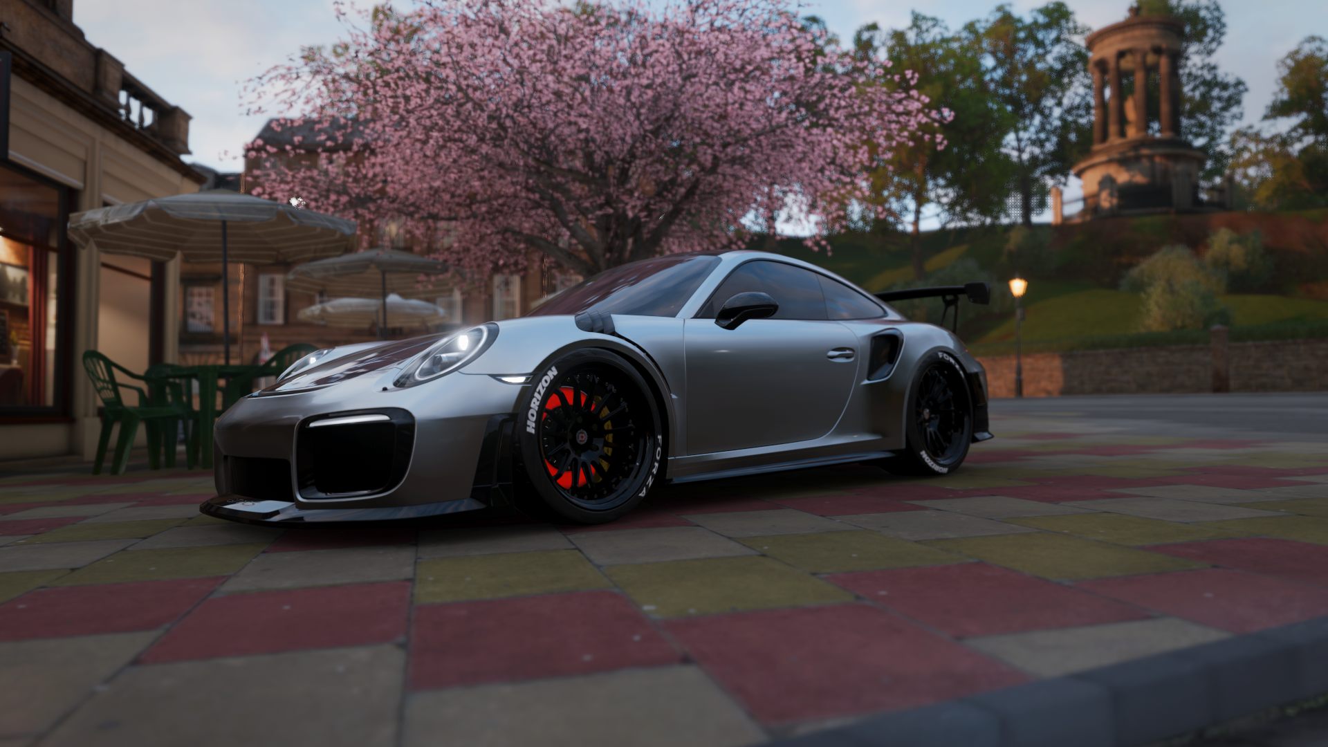 绿茵场的区域联防与硬木地板的高位逼抢—当利物浦遇见李刚仁